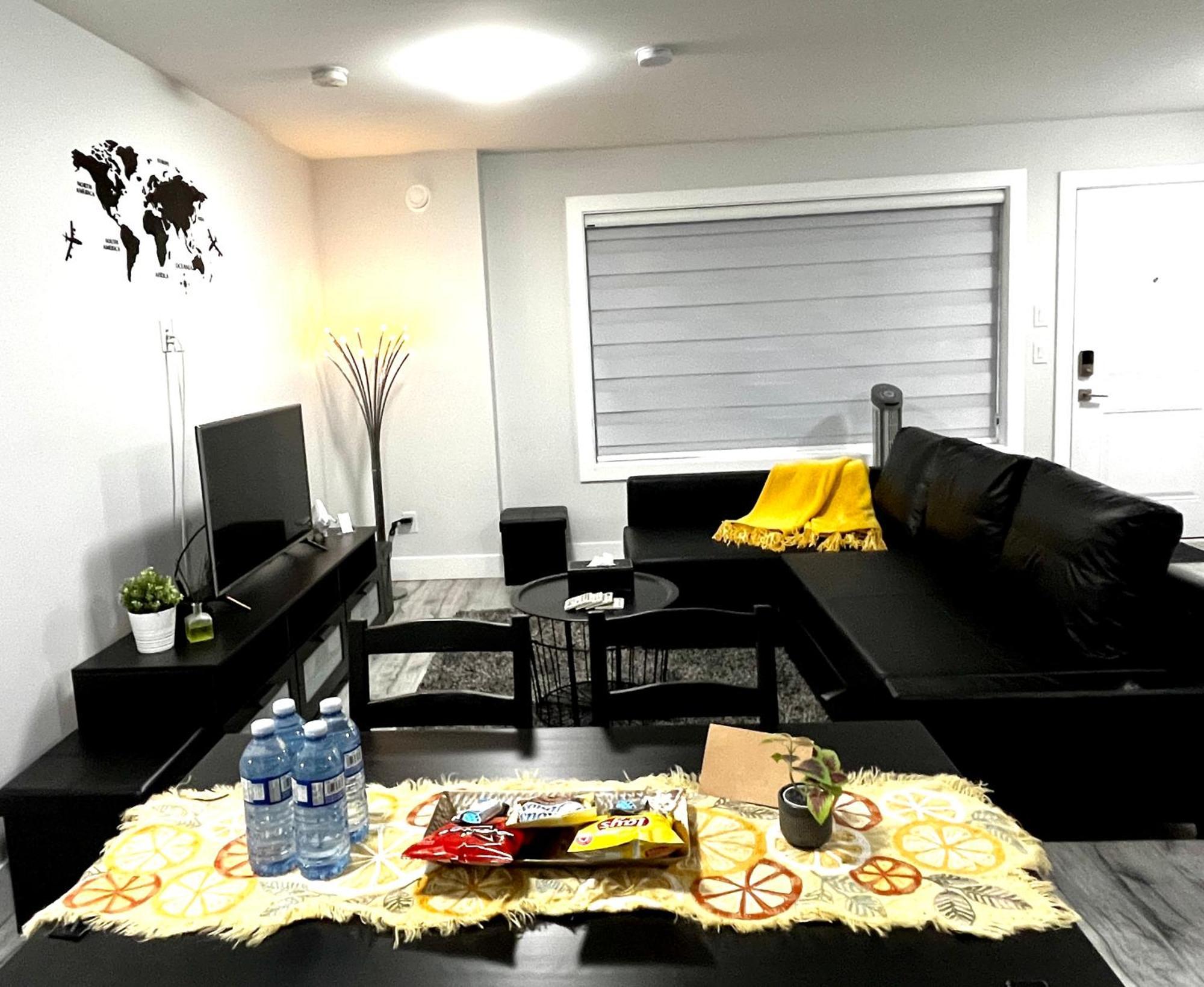 דלתה Luxurious & Stylish Two Bedroom Suite, Full Kitchen, Close To Vancouver מראה חיצוני תמונה